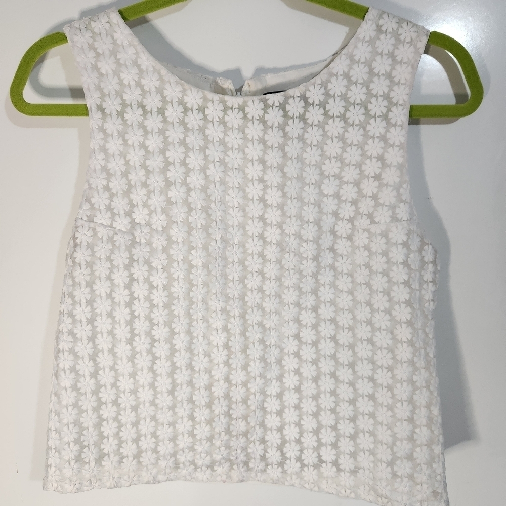 White Daisy Lace Sleeveless Top